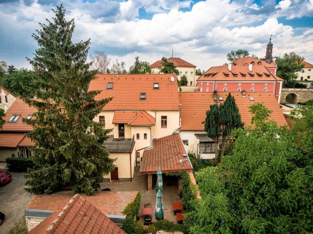 Antonio Residence Škvorec エクステリア 写真