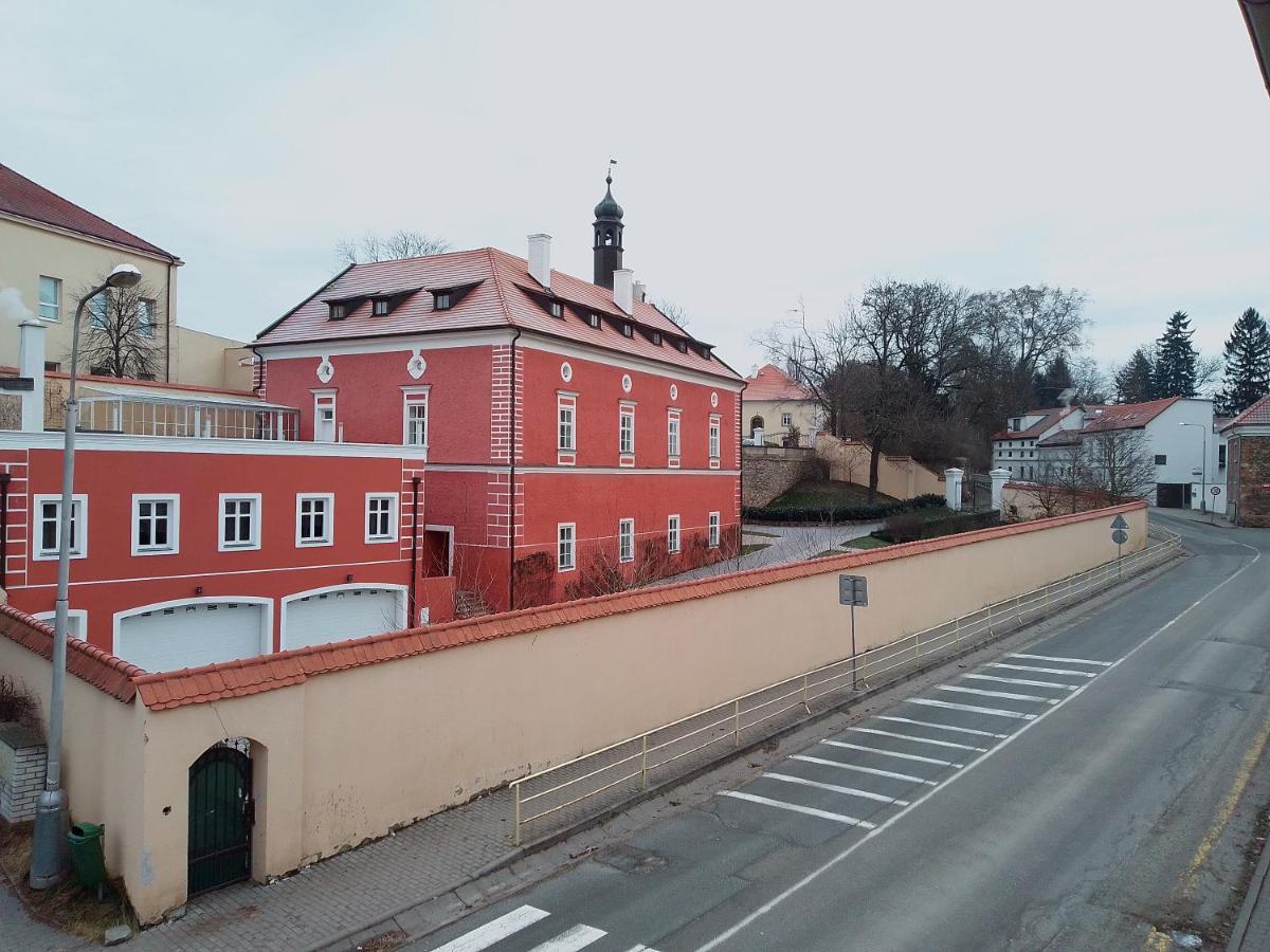 Antonio Residence Škvorec エクステリア 写真