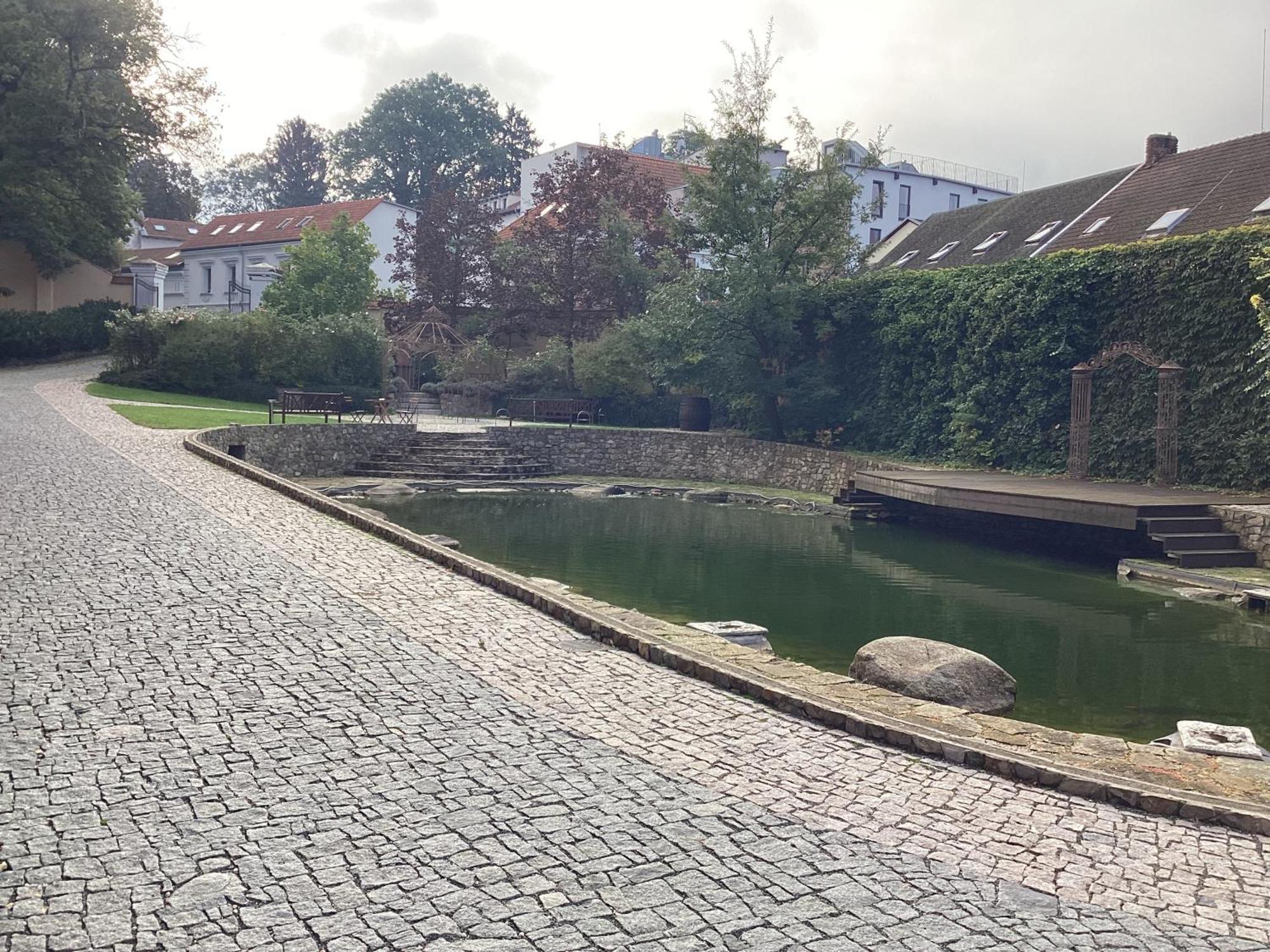 Antonio Residence Škvorec エクステリア 写真